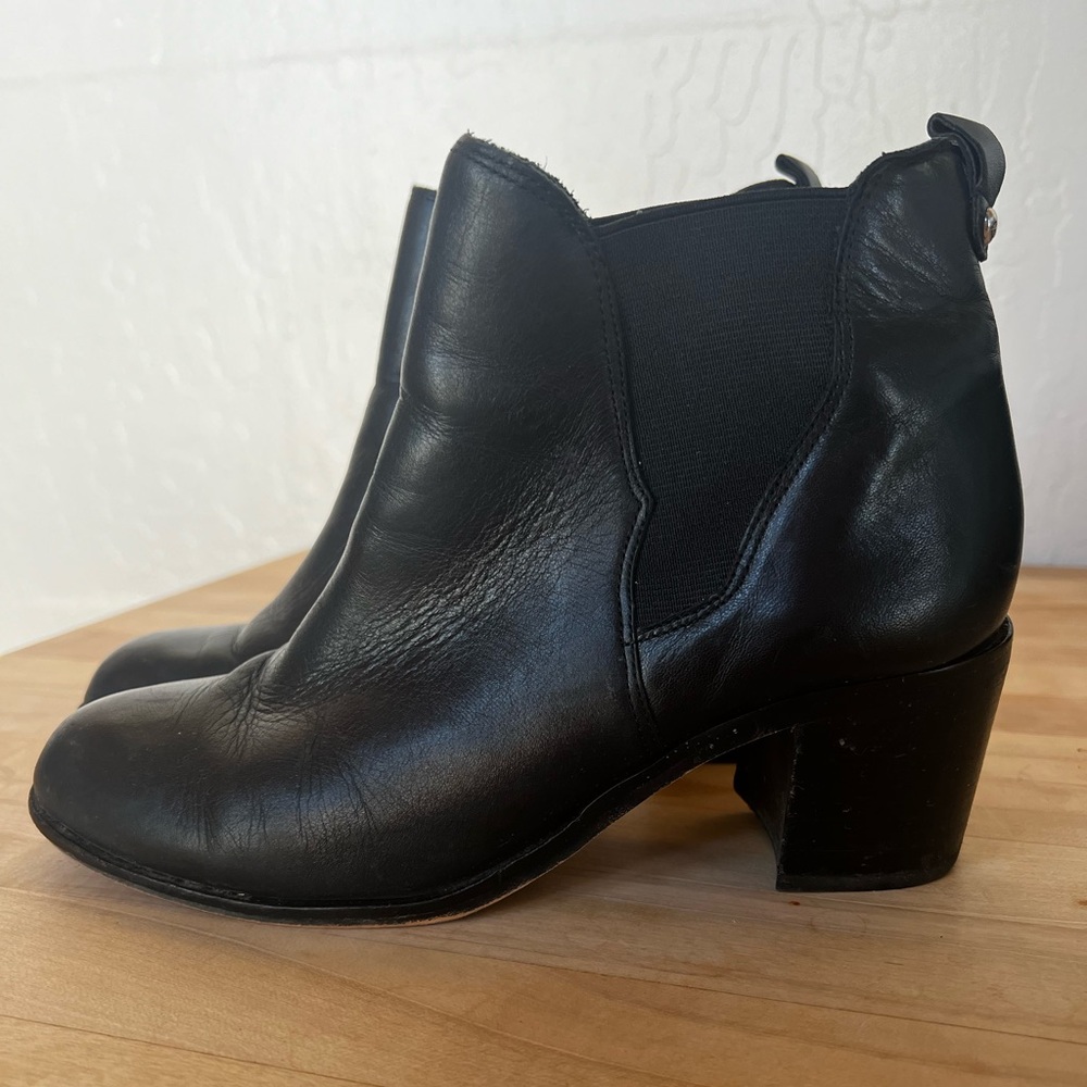 Vintage Sam Edelman Black Leather Booties